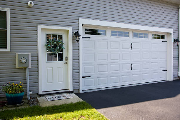 24/7 Emergency Garage Door Roller Replacement experts in Clovis, CA
